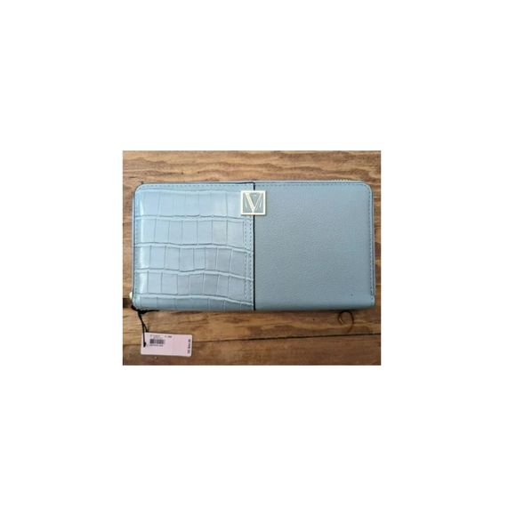 New! Victoria's Secret Zip up Wallet. - Picture 1 of 4